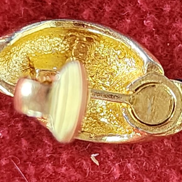 Avon Vintage Blue Enamel and Gold Tone Petite Magnetic Clip on 1" x 1" Earrings - Picture 12 of 16